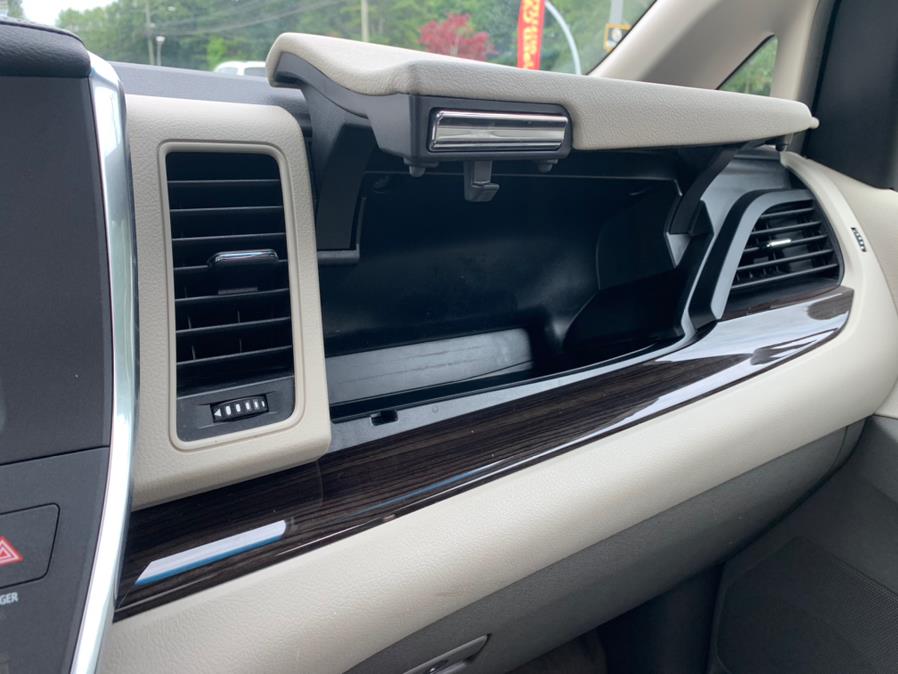 2015 Toyota Sienna 5dr 7-Pass Van XLE AAS FWD (Natl), available for sale in South Windsor, Connecticut | Mike And Tony Auto Sales, Inc. South Windsor, Connecticut 2015 Toyota Sienna 5dr 7-Pass Van XLE AAS FWD (Natl), available for sale in South Windsor, Connecticut | Mike And Tony Auto Sales, Inc. South Windsor, Connecticut