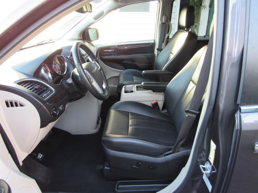 2015 Chrysler Town & Country 4dr Wgn Touring, available for sale in Middle Village, New York | Road Masters II INC. Middle Village, New York 2015 Chrysler Town & Country 4dr Wgn Touring, available for sale in Middle Village, New York | Road Masters II INC. Middle Village, New York