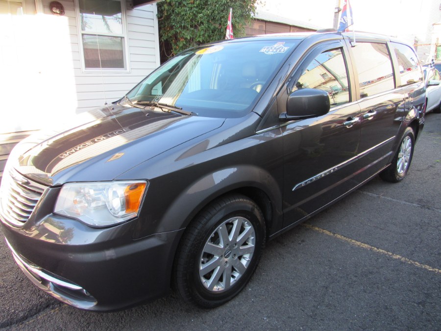 2015 Chrysler Town & Country 4dr Wgn Touring, available for sale in Middle Village, New York | Road Masters II INC. Middle Village, New York 2015 Chrysler Town & Country 4dr Wgn Touring, available for sale in Middle Village, New York | Road Masters II INC. Middle Village, New York