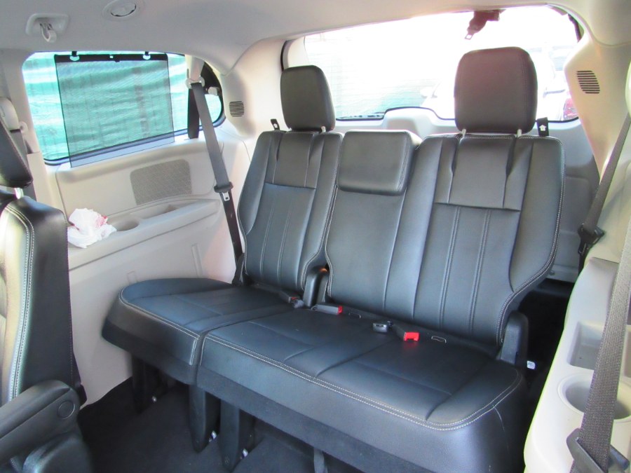 2015 Chrysler Town & Country 4dr Wgn Touring, available for sale in Middle Village, New York | Road Masters II INC. Middle Village, New York 2015 Chrysler Town & Country 4dr Wgn Touring, available for sale in Middle Village, New York | Road Masters II INC. Middle Village, New York