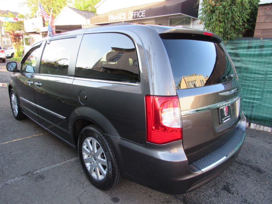 2015 Chrysler Town & Country 4dr Wgn Touring, available for sale in Middle Village, New York | Road Masters II INC. Middle Village, New York 2015 Chrysler Town & Country 4dr Wgn Touring, available for sale in Middle Village, New York | Road Masters II INC. Middle Village, New York