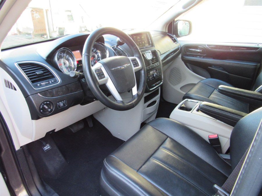2015 Chrysler Town & Country 4dr Wgn Touring, available for sale in Middle Village, New York | Road Masters II INC. Middle Village, New York 2015 Chrysler Town & Country 4dr Wgn Touring, available for sale in Middle Village, New York | Road Masters II INC. Middle Village, New York