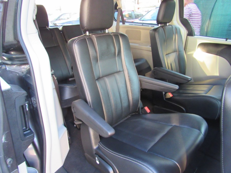 2015 Chrysler Town & Country 4dr Wgn Touring, available for sale in Middle Village, New York | Road Masters II INC. Middle Village, New York 2015 Chrysler Town & Country 4dr Wgn Touring, available for sale in Middle Village, New York | Road Masters II INC. Middle Village, New York