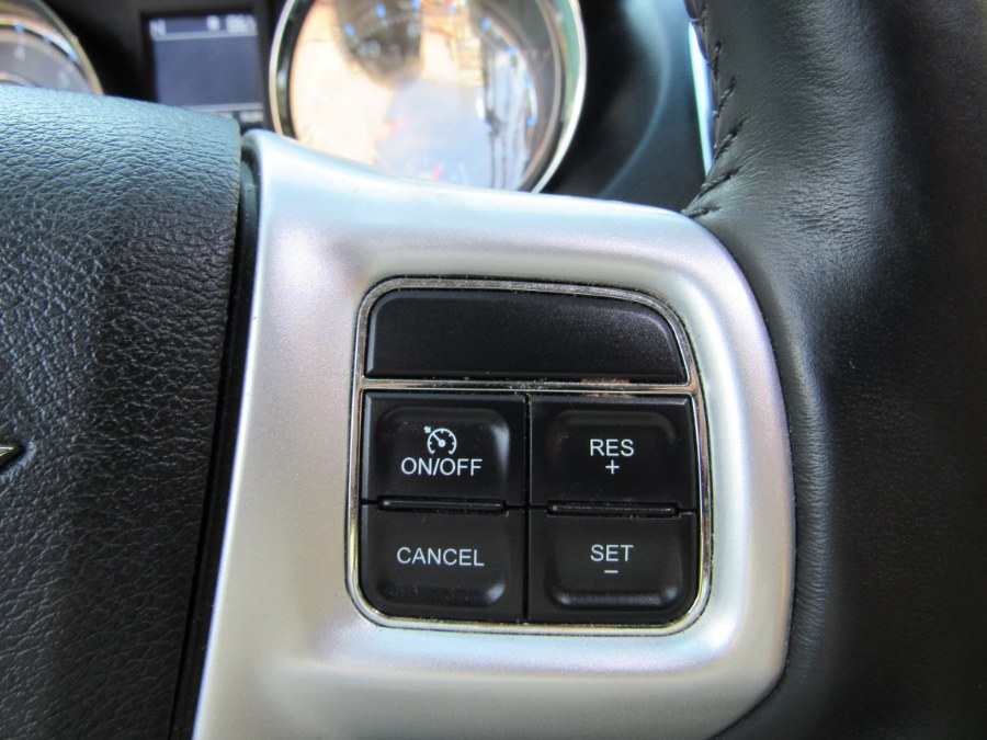 2015 Chrysler Town & Country 4dr Wgn Touring, available for sale in Middle Village, New York | Road Masters II INC. Middle Village, New York 2015 Chrysler Town & Country 4dr Wgn Touring, available for sale in Middle Village, New York | Road Masters II INC. Middle Village, New York