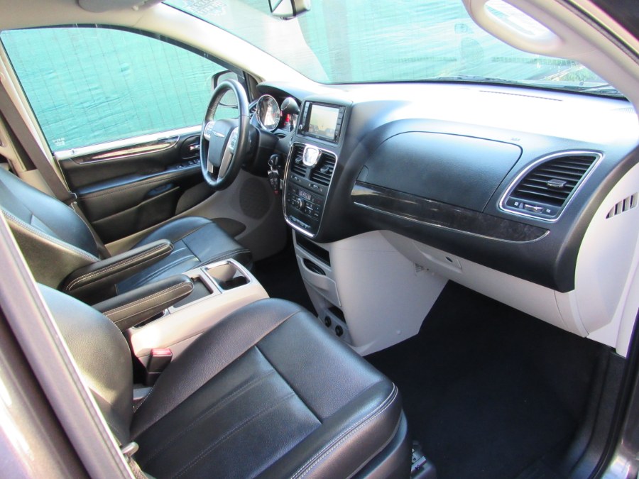 2015 Chrysler Town & Country 4dr Wgn Touring, available for sale in Middle Village, New York | Road Masters II INC. Middle Village, New York 2015 Chrysler Town & Country 4dr Wgn Touring, available for sale in Middle Village, New York | Road Masters II INC. Middle Village, New York