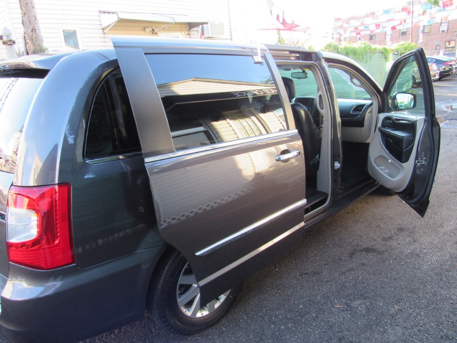 2015 Chrysler Town & Country 4dr Wgn Touring, available for sale in Middle Village, New York | Road Masters II INC. Middle Village, New York 2015 Chrysler Town & Country 4dr Wgn Touring, available for sale in Middle Village, New York | Road Masters II INC. Middle Village, New York