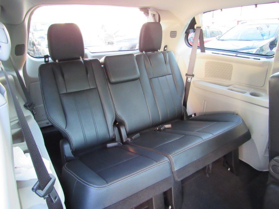 2015 Chrysler Town & Country 4dr Wgn Touring, available for sale in Middle Village, New York | Road Masters II INC. Middle Village, New York 2015 Chrysler Town & Country 4dr Wgn Touring, available for sale in Middle Village, New York | Road Masters II INC. Middle Village, New York