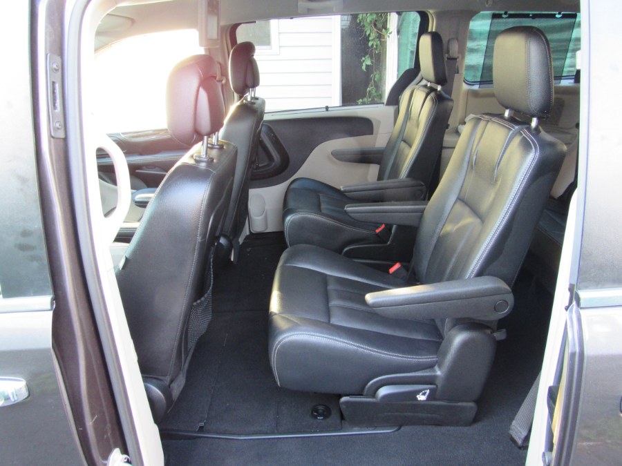 2015 Chrysler Town & Country 4dr Wgn Touring, available for sale in Middle Village, New York | Road Masters II INC. Middle Village, New York 2015 Chrysler Town & Country 4dr Wgn Touring, available for sale in Middle Village, New York | Road Masters II INC. Middle Village, New York