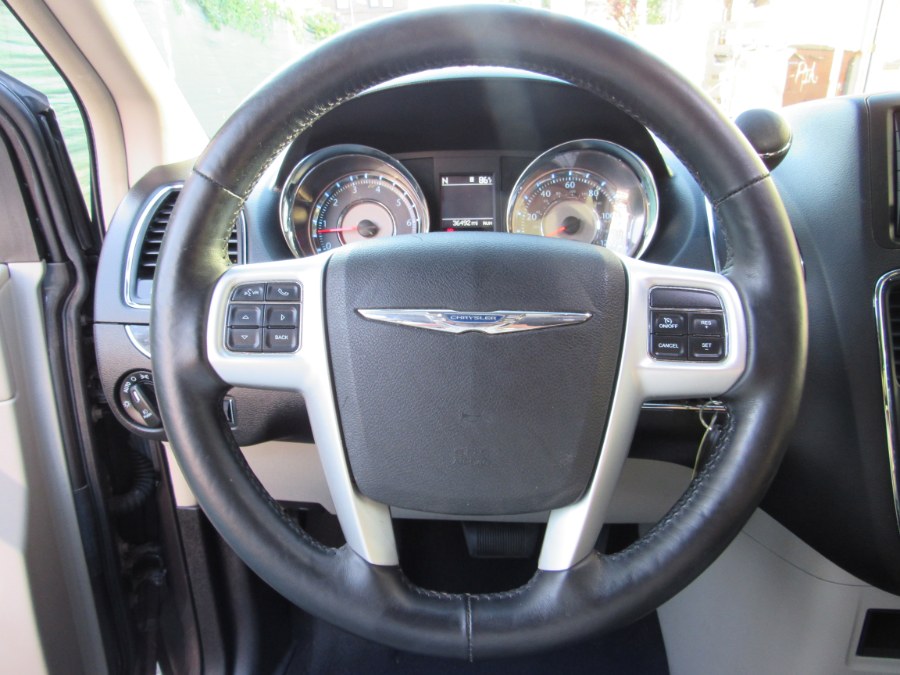 2015 Chrysler Town & Country 4dr Wgn Touring, available for sale in Middle Village, New York | Road Masters II INC. Middle Village, New York 2015 Chrysler Town & Country 4dr Wgn Touring, available for sale in Middle Village, New York | Road Masters II INC. Middle Village, New York
