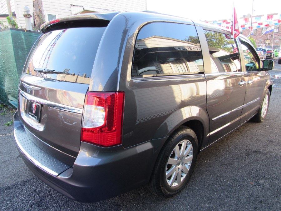 2015 Chrysler Town & Country 4dr Wgn Touring, available for sale in Middle Village, New York | Road Masters II INC. Middle Village, New York 2015 Chrysler Town & Country 4dr Wgn Touring, available for sale in Middle Village, New York | Road Masters II INC. Middle Village, New York