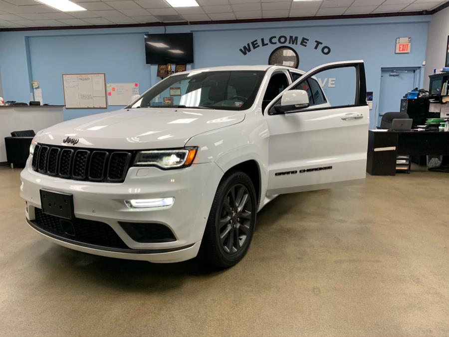 2018 Jeep Grand Cherokee High Altitude 4x4, available for sale in Inwood, New York | 5 Towns Drive. Inwood, New York 2018 Jeep Grand Cherokee High Altitude 4x4, available for sale in Inwood, New York | 5 Towns Drive. Inwood, New York
