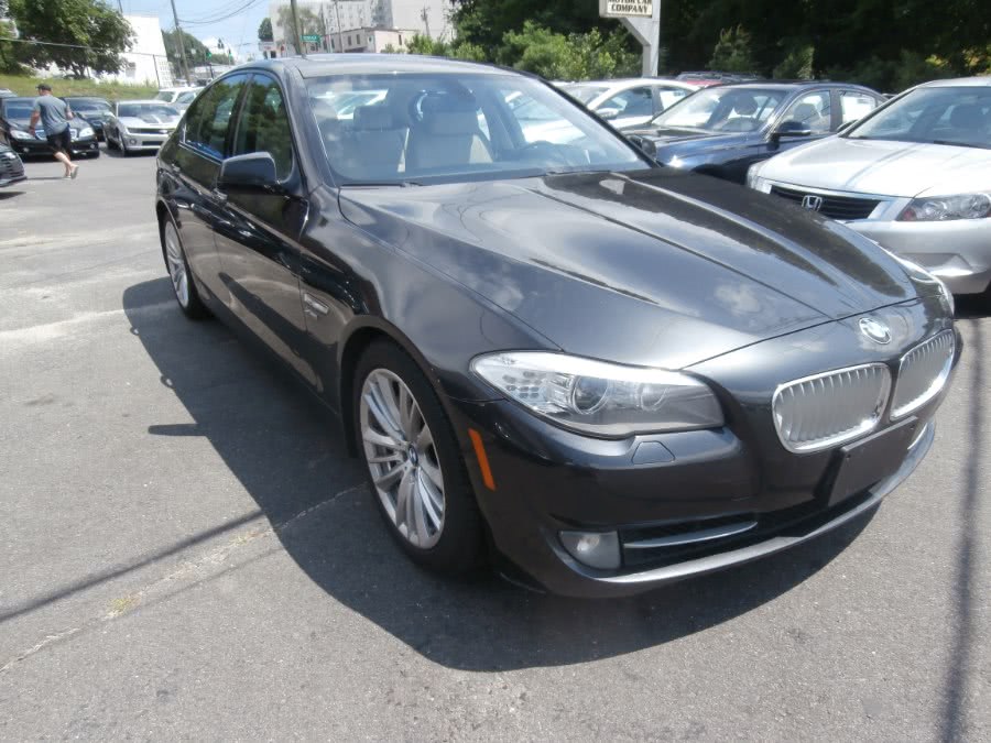 2011 BMW 5 Series 4dr Sdn 550i xDrive AWD, available for sale in Waterbury, Connecticut | Jim Juliani Motors. Waterbury, Connecticut