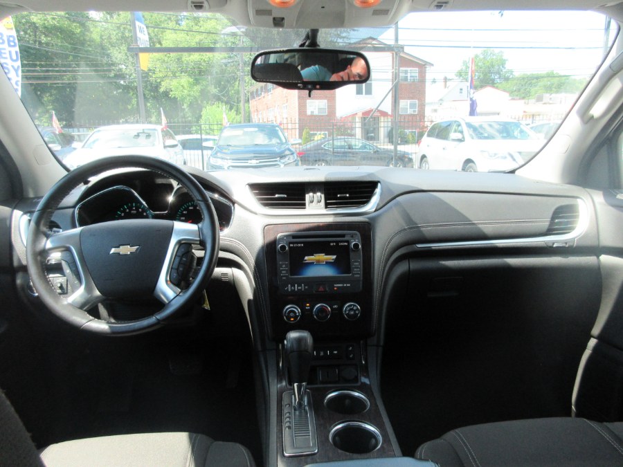 2016 Chevrolet Traverse AWD 4dr LT w/1LT, available for sale in Linden, New Jersey | Route 27 Auto Mall. Linden, New Jersey 2016 Chevrolet Traverse AWD 4dr LT w/1LT, available for sale in Linden, New Jersey | Route 27 Auto Mall. Linden, New Jersey