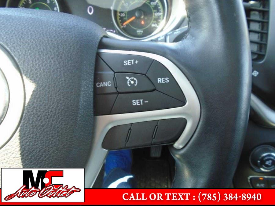 2016 Jeep Cherokee 4WD 4dr Trailhawk, available for sale in Colby, Kansas | M C Auto Outlet Inc. Colby, Kansas 2016 Jeep Cherokee 4WD 4dr Trailhawk, available for sale in Colby, Kansas | M C Auto Outlet Inc. Colby, Kansas