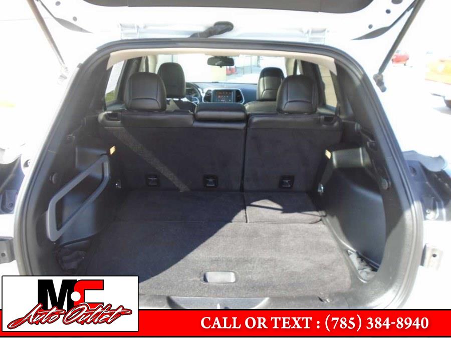 2016 Jeep Cherokee 4WD 4dr Trailhawk, available for sale in Colby, Kansas | M C Auto Outlet Inc. Colby, Kansas 2016 Jeep Cherokee 4WD 4dr Trailhawk, available for sale in Colby, Kansas | M C Auto Outlet Inc. Colby, Kansas