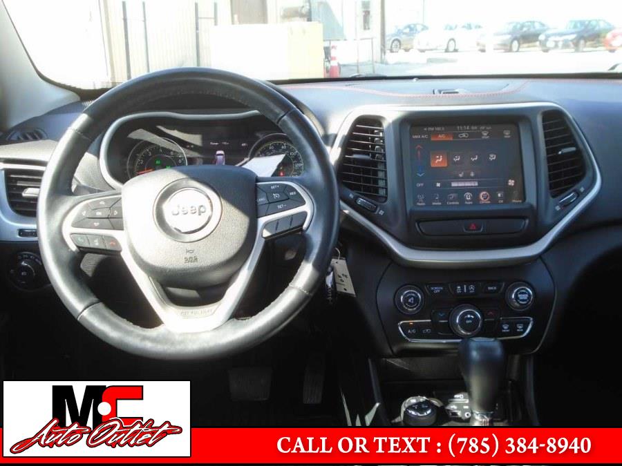 2016 Jeep Cherokee 4WD 4dr Trailhawk, available for sale in Colby, Kansas | M C Auto Outlet Inc. Colby, Kansas 2016 Jeep Cherokee 4WD 4dr Trailhawk, available for sale in Colby, Kansas | M C Auto Outlet Inc. Colby, Kansas