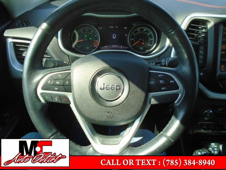 2016 Jeep Cherokee 4WD 4dr Trailhawk, available for sale in Colby, Kansas | M C Auto Outlet Inc. Colby, Kansas 2016 Jeep Cherokee 4WD 4dr Trailhawk, available for sale in Colby, Kansas | M C Auto Outlet Inc. Colby, Kansas