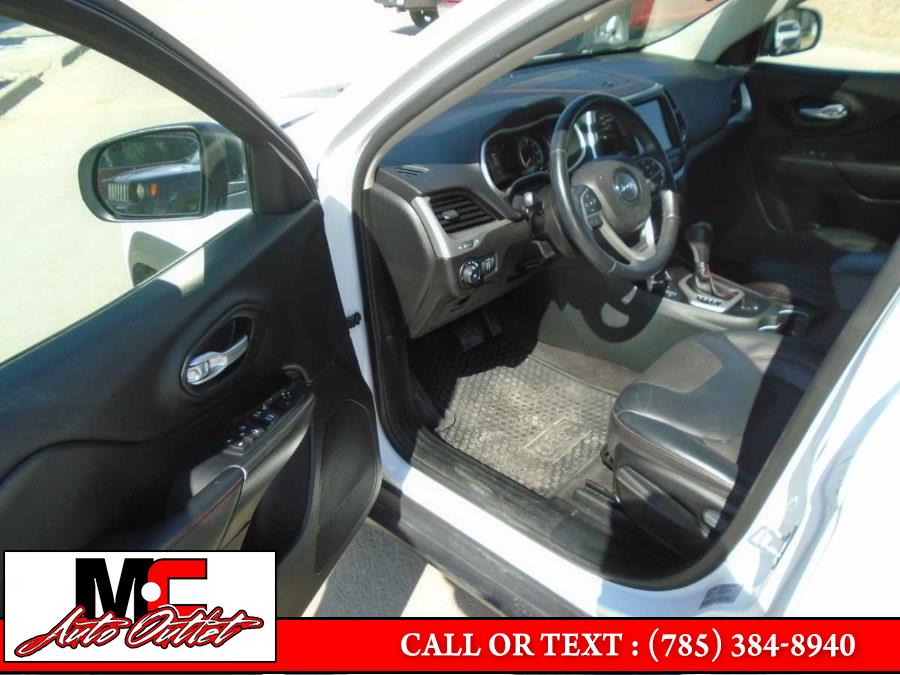 2016 Jeep Cherokee 4WD 4dr Trailhawk, available for sale in Colby, Kansas | M C Auto Outlet Inc. Colby, Kansas 2016 Jeep Cherokee 4WD 4dr Trailhawk, available for sale in Colby, Kansas | M C Auto Outlet Inc. Colby, Kansas