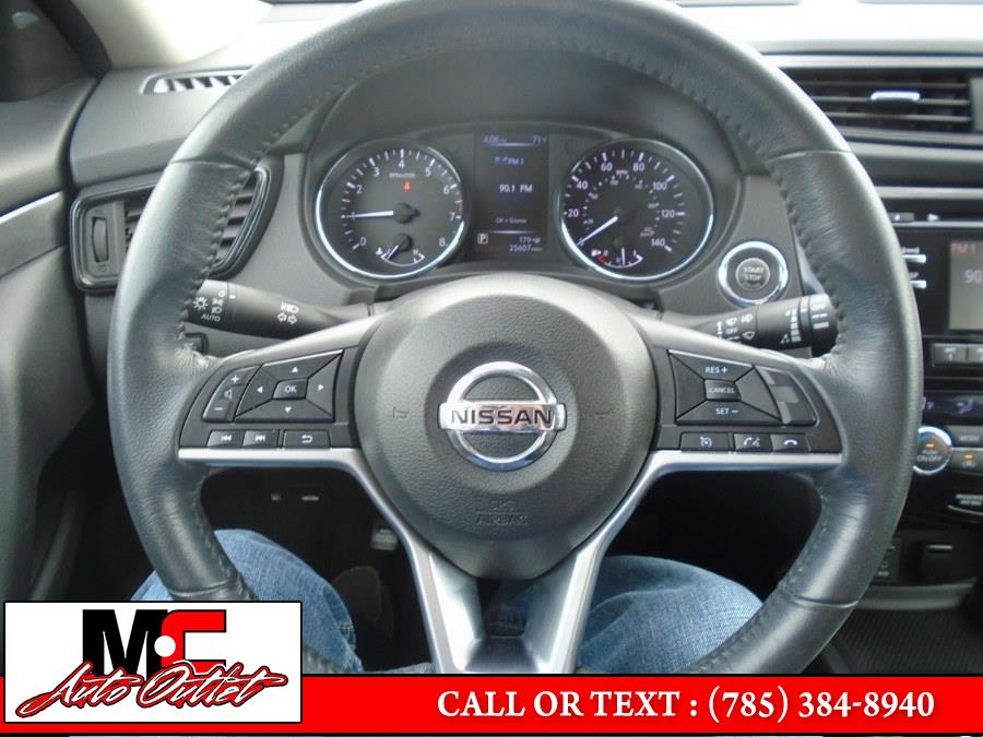 2017 Nissan Rogue 2017.5 FWD SV, available for sale in Colby, Kansas | M C Auto Outlet Inc. Colby, Kansas 2017 Nissan Rogue 2017.5 FWD SV, available for sale in Colby, Kansas | M C Auto Outlet Inc. Colby, Kansas