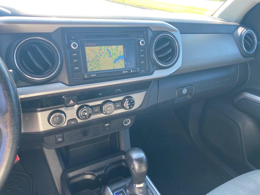 2016 Toyota Tacoma 4WD Access Cab I4 AT SR5 (Natl photo