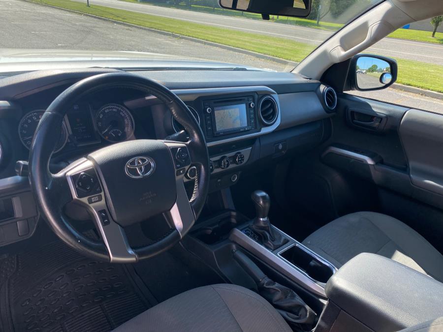 2016 Toyota Tacoma 4WD Access Cab I4 AT SR5 (Natl photo