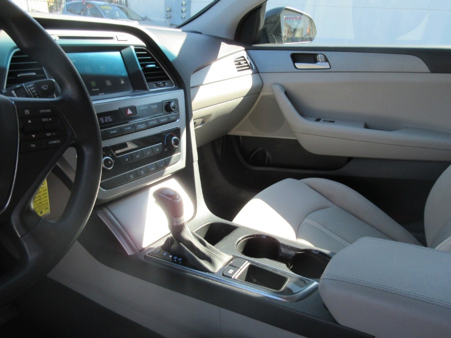2017 Hyundai Sonata SE 2.4L, available for sale in Linden, New Jersey | Route 27 Auto Mall. Linden, New Jersey 2017 Hyundai Sonata SE 2.4L, available for sale in Linden, New Jersey | Route 27 Auto Mall. Linden, New Jersey