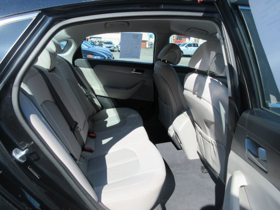 2017 Hyundai Sonata SE 2.4L, available for sale in Linden, New Jersey | Route 27 Auto Mall. Linden, New Jersey 2017 Hyundai Sonata SE 2.4L, available for sale in Linden, New Jersey | Route 27 Auto Mall. Linden, New Jersey