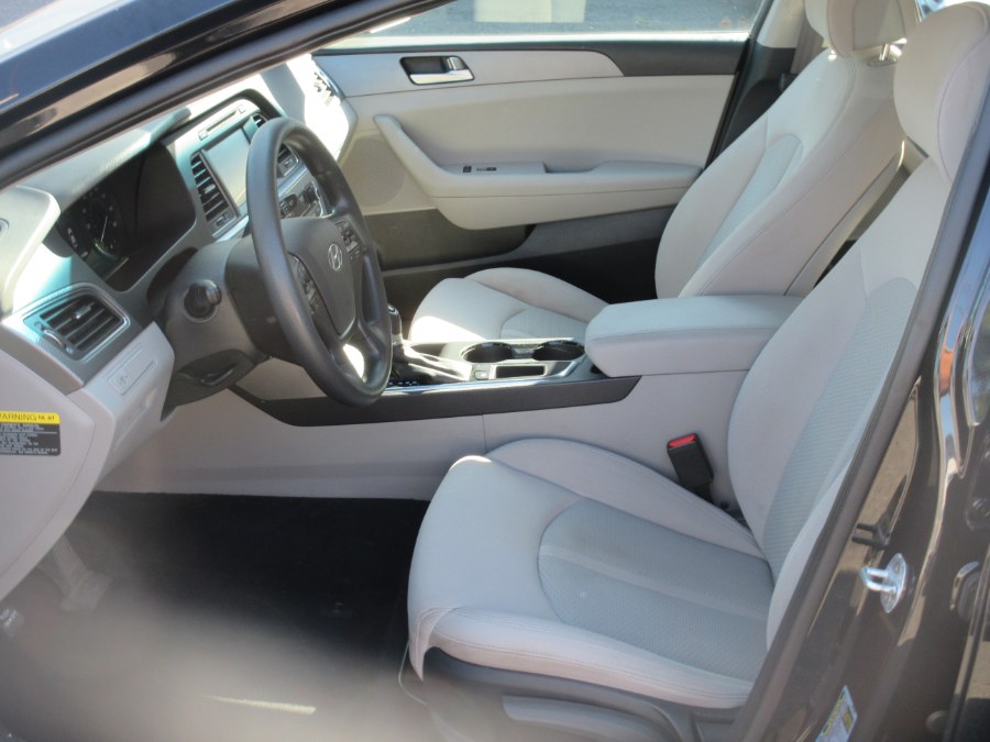 2017 Hyundai Sonata SE 2.4L, available for sale in Linden, New Jersey | Route 27 Auto Mall. Linden, New Jersey 2017 Hyundai Sonata SE 2.4L, available for sale in Linden, New Jersey | Route 27 Auto Mall. Linden, New Jersey