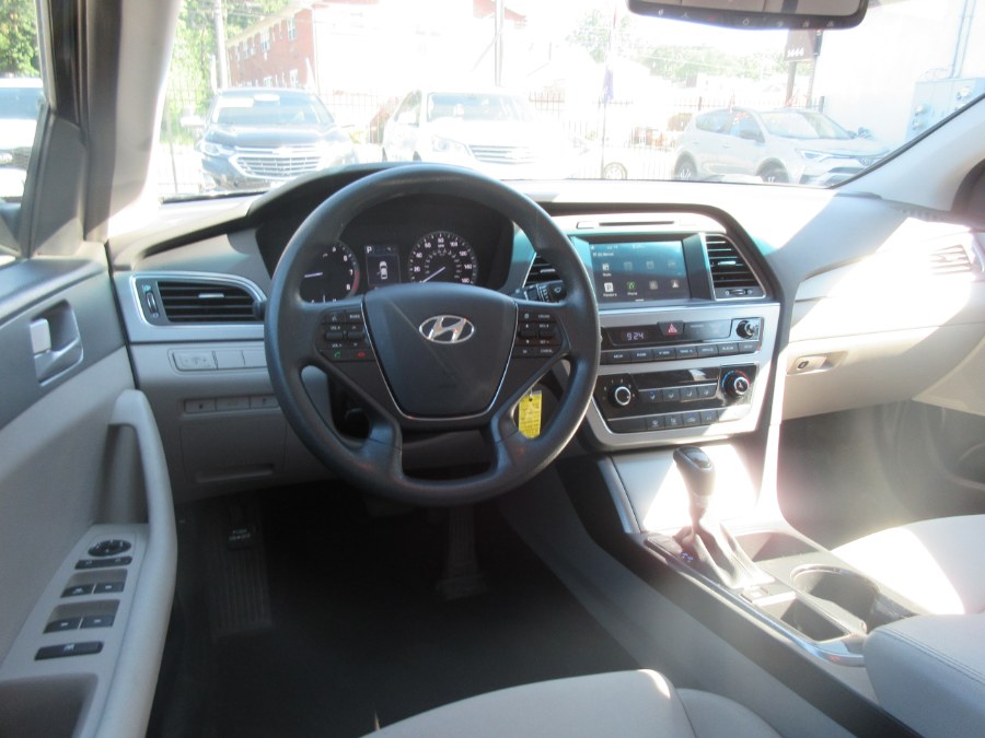 2017 Hyundai Sonata SE 2.4L, available for sale in Linden, New Jersey | Route 27 Auto Mall. Linden, New Jersey 2017 Hyundai Sonata SE 2.4L, available for sale in Linden, New Jersey | Route 27 Auto Mall. Linden, New Jersey