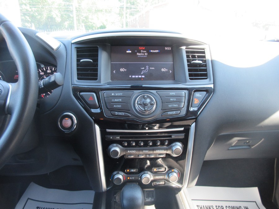 2018 Nissan Pathfinder 4x4 SV photo