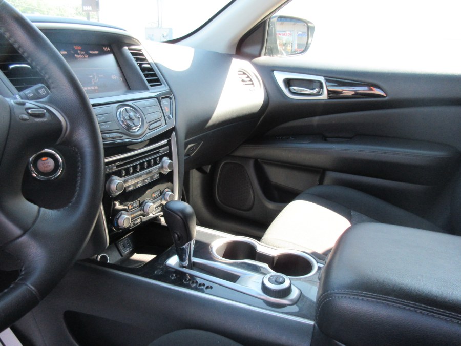 2018 Nissan Pathfinder 4x4 SV photo