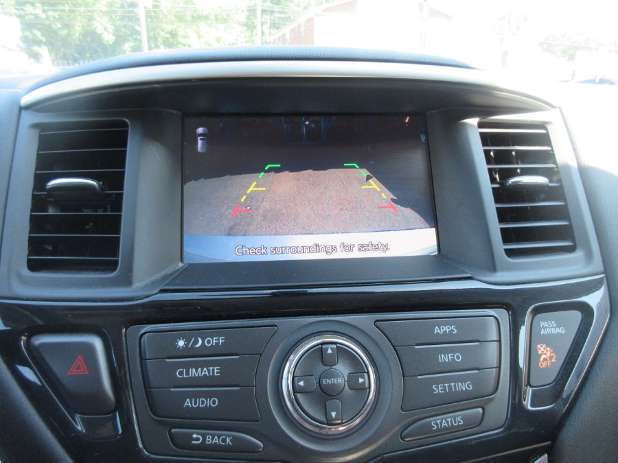 2018 Nissan Pathfinder 4x4 SV photo