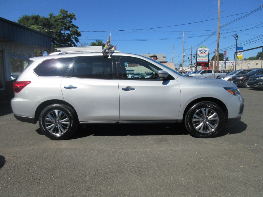 2018 Nissan Pathfinder 4x4 SV photo