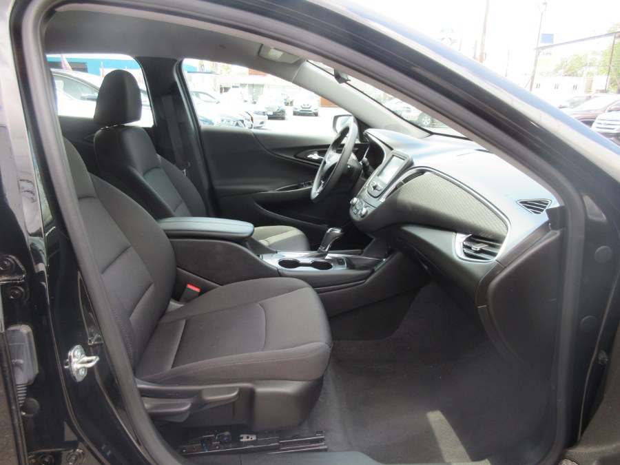 2018 Chevrolet Malibu 4dr Sdn LT w/1LT, available for sale in Linden, New Jersey | Route 27 Auto Mall. Linden, New Jersey 2018 Chevrolet Malibu 4dr Sdn LT w/1LT, available for sale in Linden, New Jersey | Route 27 Auto Mall. Linden, New Jersey
