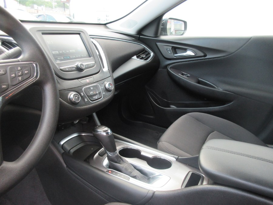 2018 Chevrolet Malibu 4dr Sdn LT w/1LT, available for sale in Linden, New Jersey | Route 27 Auto Mall. Linden, New Jersey 2018 Chevrolet Malibu 4dr Sdn LT w/1LT, available for sale in Linden, New Jersey | Route 27 Auto Mall. Linden, New Jersey