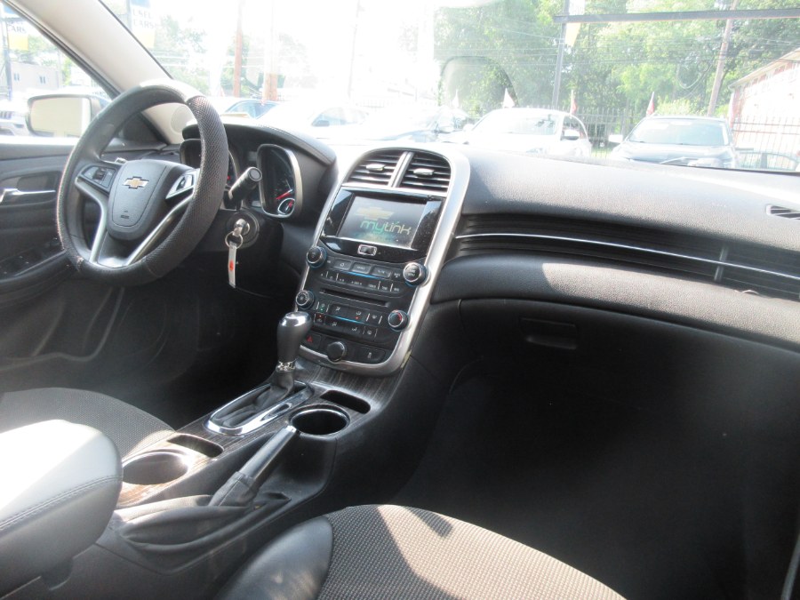 2015 Chevrolet Malibu 4dr Sdn LT w/1LT, available for sale in Linden, New Jersey | Route 27 Auto Mall. Linden, New Jersey 2015 Chevrolet Malibu 4dr Sdn LT w/1LT, available for sale in Linden, New Jersey | Route 27 Auto Mall. Linden, New Jersey