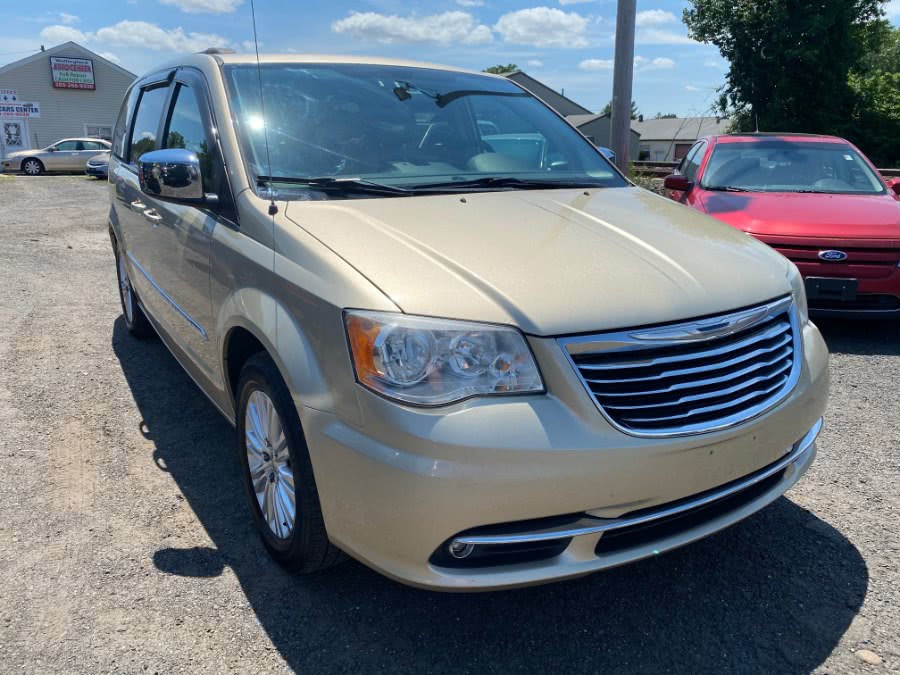 2011 Chrysler Town & Country 4dr Wgn Touring-L, available for sale in Wallingford, Connecticut | Wallingford Auto Center LLC. Wallingford, Connecticut