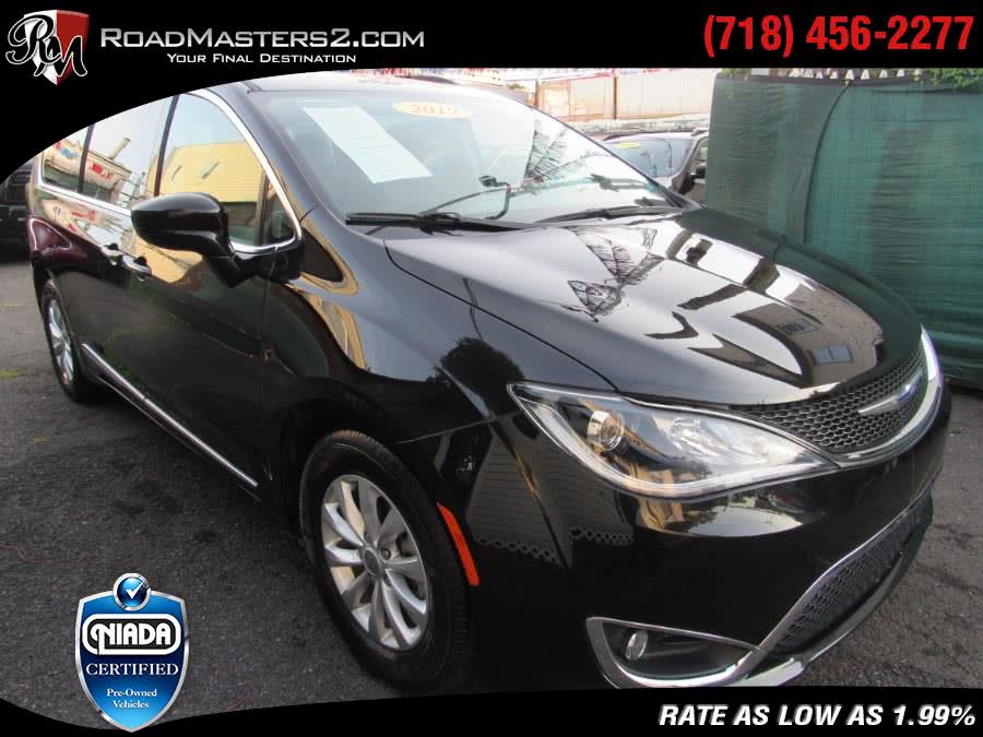 2019 Chrysler Pacifica Touring L, available for sale in Middle Village, New York | Road Masters II INC. Middle Village, New York