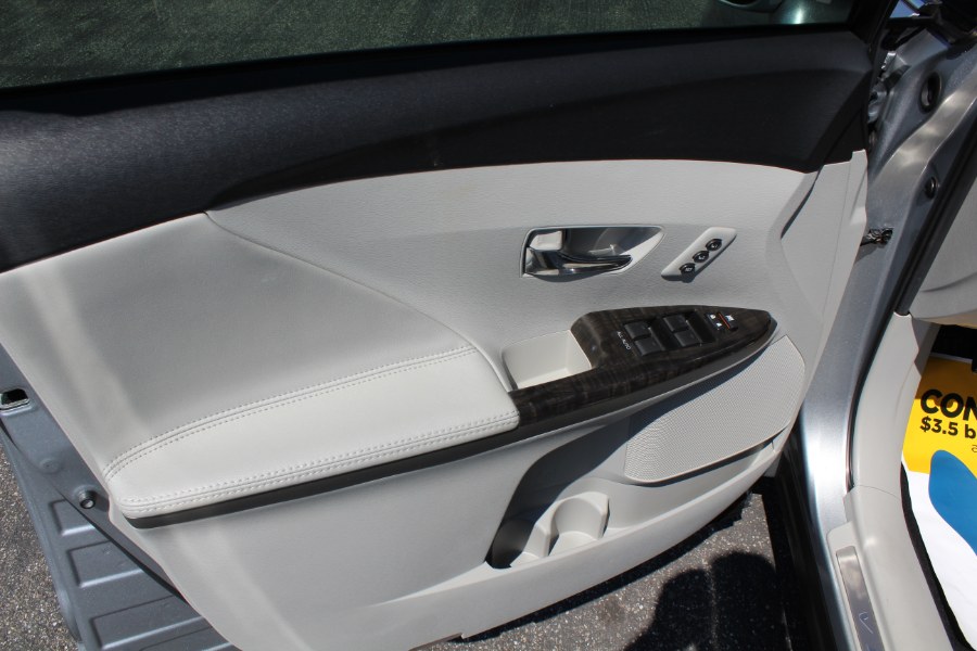 2015 Toyota Venza 4dr Wgn I4 FWD XLE (Natl), available for sale in Deer Park, New York | Car Tec Enterprise Leasing & Sales LLC. Deer Park, New York 2015 Toyota Venza 4dr Wgn I4 FWD XLE (Natl), available for sale in Deer Park, New York | Car Tec Enterprise Leasing & Sales LLC. Deer Park, New York