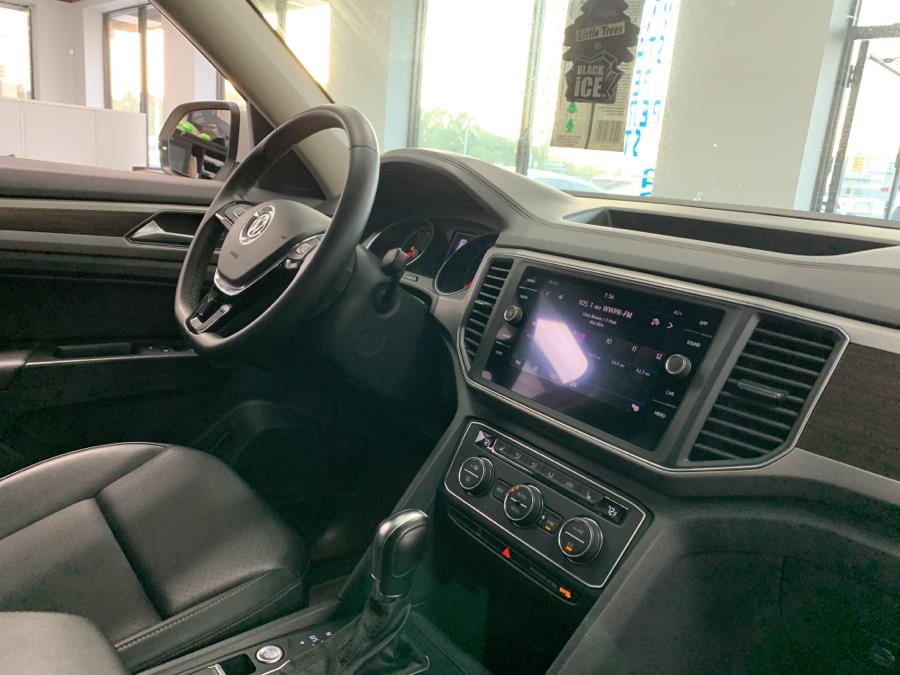2019 Volkswagen Atlas 3.6L V6 SE w/Technology 4MOTION, available for sale in Inwood, New York | 5 Towns Drive. Inwood, New York 2019 Volkswagen Atlas 3.6L V6 SE w/Technology 4MOTION, available for sale in Inwood, New York | 5 Towns Drive. Inwood, New York