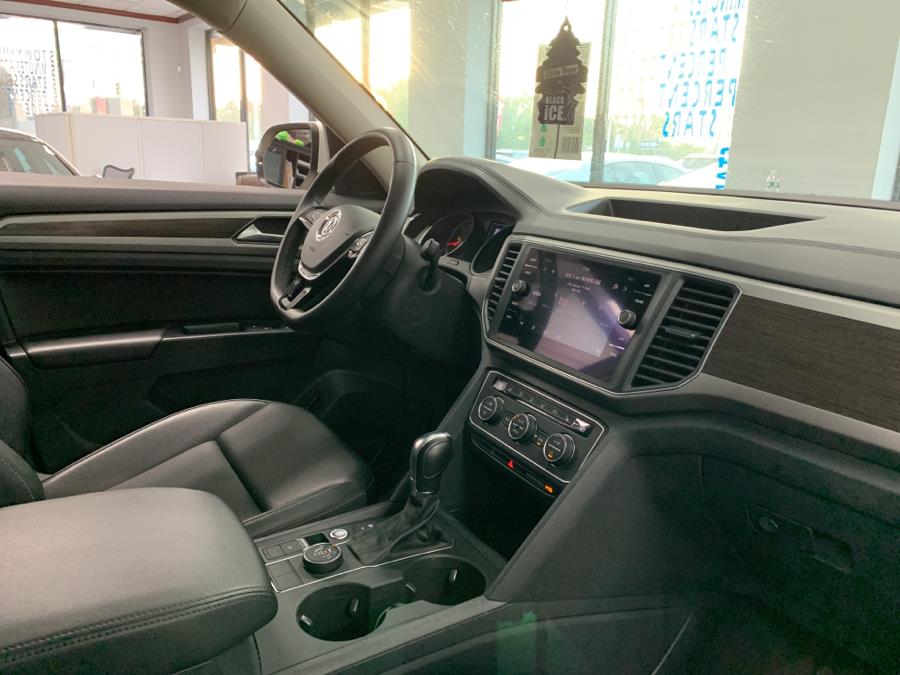 2019 Volkswagen Atlas 3.6L V6 SE w/Technology 4MOTION, available for sale in Inwood, New York | 5 Towns Drive. Inwood, New York 2019 Volkswagen Atlas 3.6L V6 SE w/Technology 4MOTION, available for sale in Inwood, New York | 5 Towns Drive. Inwood, New York