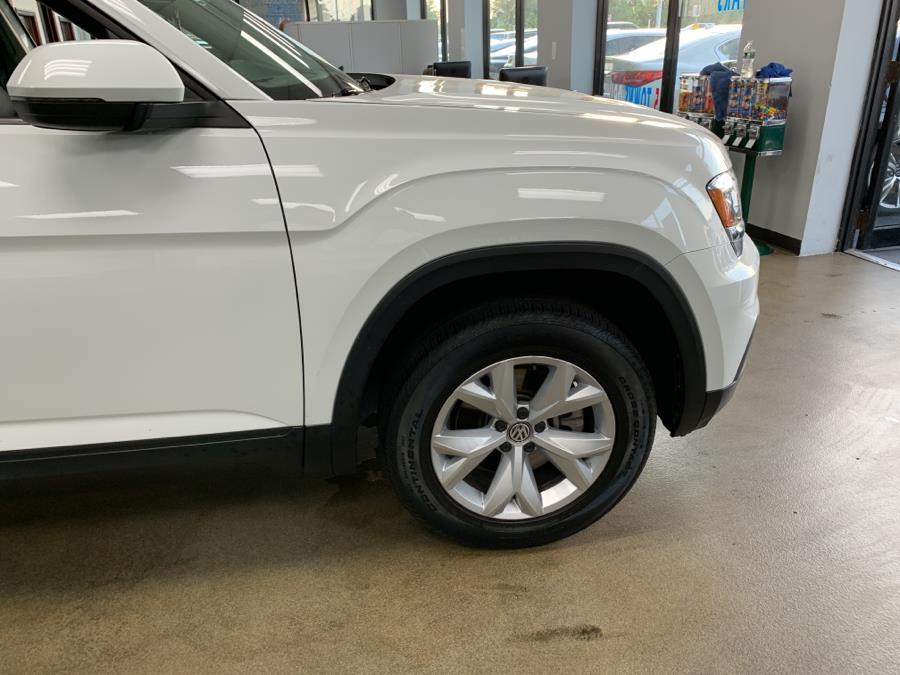 2019 Volkswagen Atlas 3.6L V6 SE w/Technology 4MOTION, available for sale in Inwood, New York | 5 Towns Drive. Inwood, New York 2019 Volkswagen Atlas 3.6L V6 SE w/Technology 4MOTION, available for sale in Inwood, New York | 5 Towns Drive. Inwood, New York