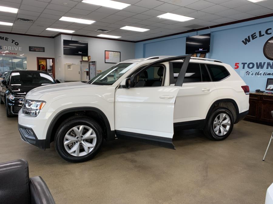 2019 Volkswagen Atlas 3.6L V6 SE w/Technology 4MOTION, available for sale in Inwood, New York | 5 Towns Drive. Inwood, New York 2019 Volkswagen Atlas 3.6L V6 SE w/Technology 4MOTION, available for sale in Inwood, New York | 5 Towns Drive. Inwood, New York