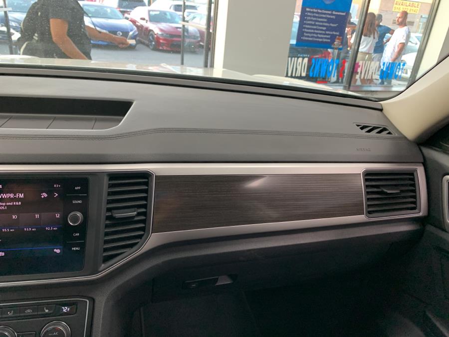 2019 Volkswagen Atlas 3.6L V6 SE w/Technology 4MOTION, available for sale in Inwood, New York | 5 Towns Drive. Inwood, New York 2019 Volkswagen Atlas 3.6L V6 SE w/Technology 4MOTION, available for sale in Inwood, New York | 5 Towns Drive. Inwood, New York