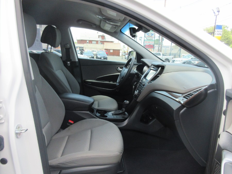 2017 Hyundai Santa Fe SE 3.3L Auto AWD, available for sale in Linden, New Jersey | Route 27 Auto Mall. Linden, New Jersey 2017 Hyundai Santa Fe SE 3.3L Auto AWD, available for sale in Linden, New Jersey | Route 27 Auto Mall. Linden, New Jersey