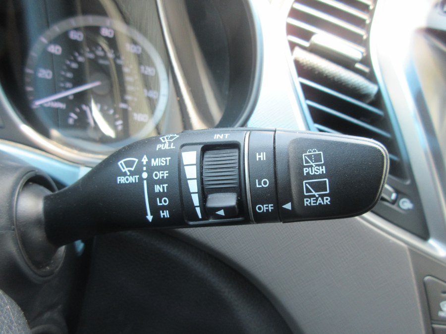 2017 Hyundai Santa Fe SE 3.3L Auto AWD, available for sale in Linden, New Jersey | Route 27 Auto Mall. Linden, New Jersey 2017 Hyundai Santa Fe SE 3.3L Auto AWD, available for sale in Linden, New Jersey | Route 27 Auto Mall. Linden, New Jersey