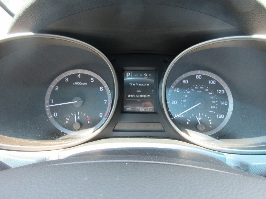 2017 Hyundai Santa Fe SE 3.3L Auto AWD, available for sale in Linden, New Jersey | Route 27 Auto Mall. Linden, New Jersey 2017 Hyundai Santa Fe SE 3.3L Auto AWD, available for sale in Linden, New Jersey | Route 27 Auto Mall. Linden, New Jersey