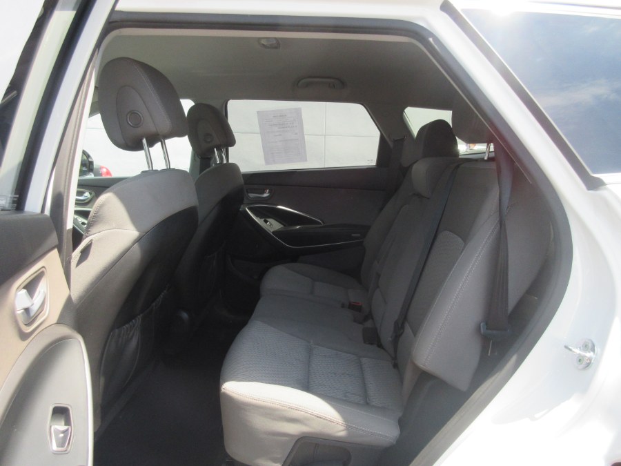 2017 Hyundai Santa Fe SE 3.3L Auto AWD, available for sale in Linden, New Jersey | Route 27 Auto Mall. Linden, New Jersey 2017 Hyundai Santa Fe SE 3.3L Auto AWD, available for sale in Linden, New Jersey | Route 27 Auto Mall. Linden, New Jersey