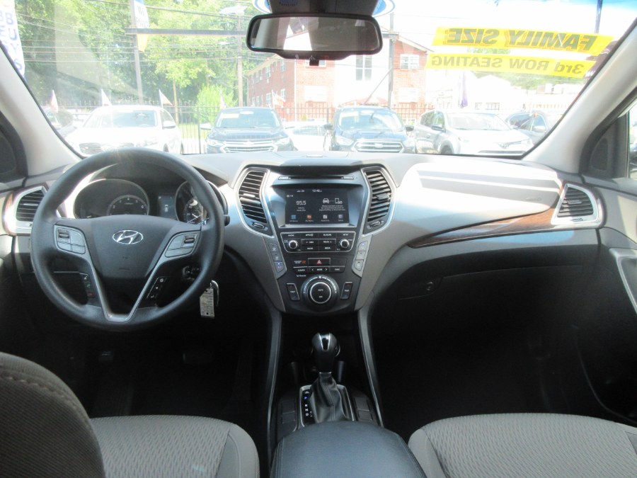 2017 Hyundai Santa Fe SE 3.3L Auto AWD, available for sale in Linden, New Jersey | Route 27 Auto Mall. Linden, New Jersey 2017 Hyundai Santa Fe SE 3.3L Auto AWD, available for sale in Linden, New Jersey | Route 27 Auto Mall. Linden, New Jersey