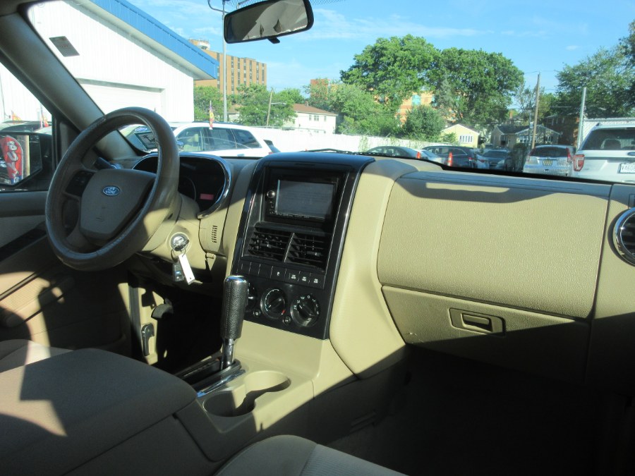 2007 Ford Explorer 4WD 4dr V6 XLT, available for sale in Linden, New Jersey | Route 27 Auto Mall. Linden, New Jersey 2007 Ford Explorer 4WD 4dr V6 XLT, available for sale in Linden, New Jersey | Route 27 Auto Mall. Linden, New Jersey